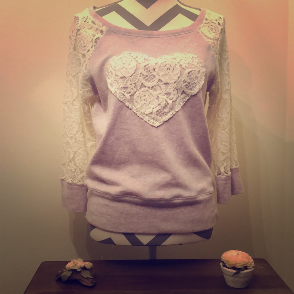 🎀 NWOT Adorable lace&cotton crew neck sweater 🎀